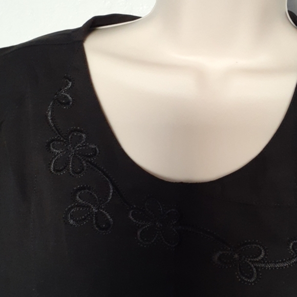 {MED} Baby Phat Medical Scrub Top 60P/40C - Picture 3 of 5